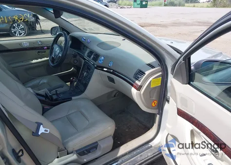 2001 Volvo S80 z USA, uszkodzony, nr VIN YV1TS94DX11184006